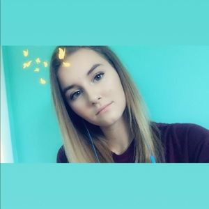 Meet your Posher, Ellyse